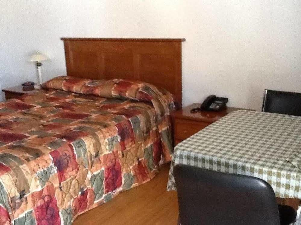 Motel Bryson Экстерьер фото